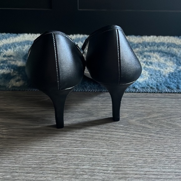 Comfort Plus Predictions Black & White Heels - Size 6.5 - Picture 3 of 3